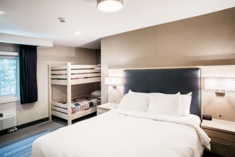 Queen Ex Suite