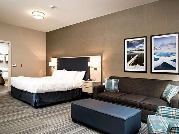 Mountaineer Lodge Accessible Room