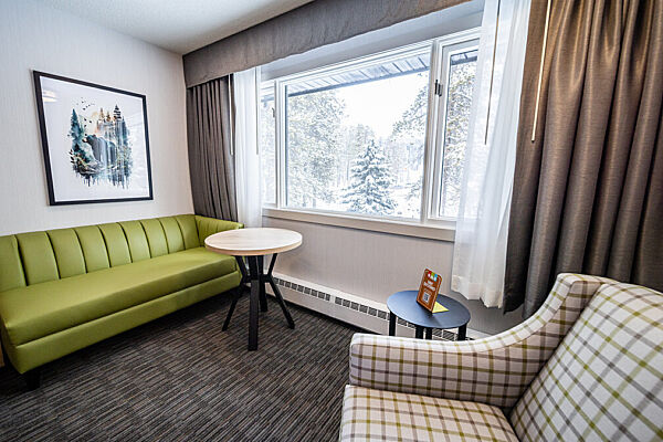 High Res Mountaineer Lodge Winter24 257