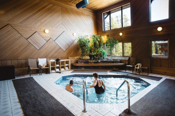 Hot Tub and Steam Room at Mountaineer Lodge