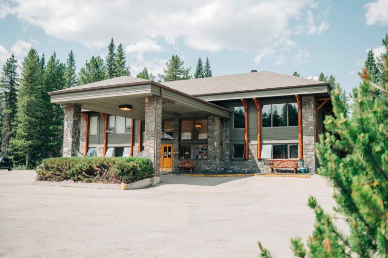 Mountaineer Lodge Lake Louise Hotel