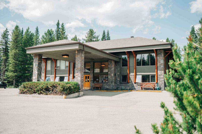 Mountaineer Lodge in Lake Louise