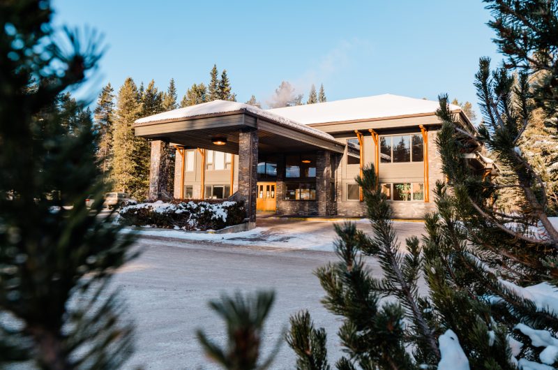 Mountaineer-Lodge-Lake-Louise-Hotel