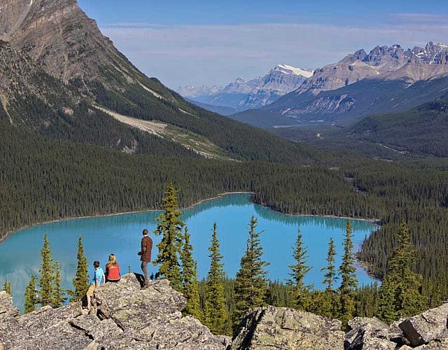 Group Hiking Peyto Lake Sm