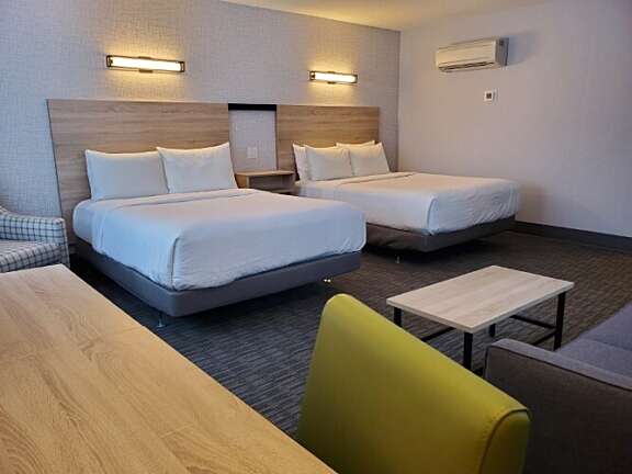 Mountaineer Lodge Hotel Lake Louise Accommodations Renovated Hotel