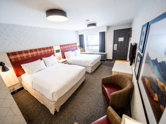 High Res Mountaineer Lodge Winter24 300