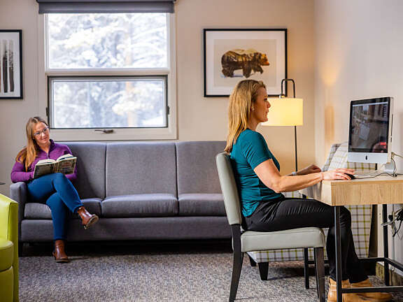 Mountaineer Lodge Lobby Lounge