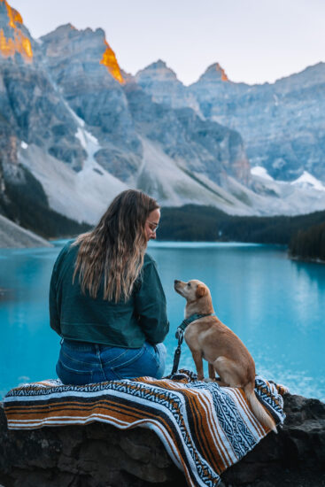 Mountaineer Lodge Lake Louise Hotel with Dog