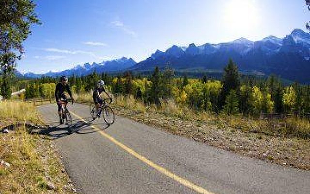 Randonnee Tours Canadian Rockies cycling trip 6 360x240